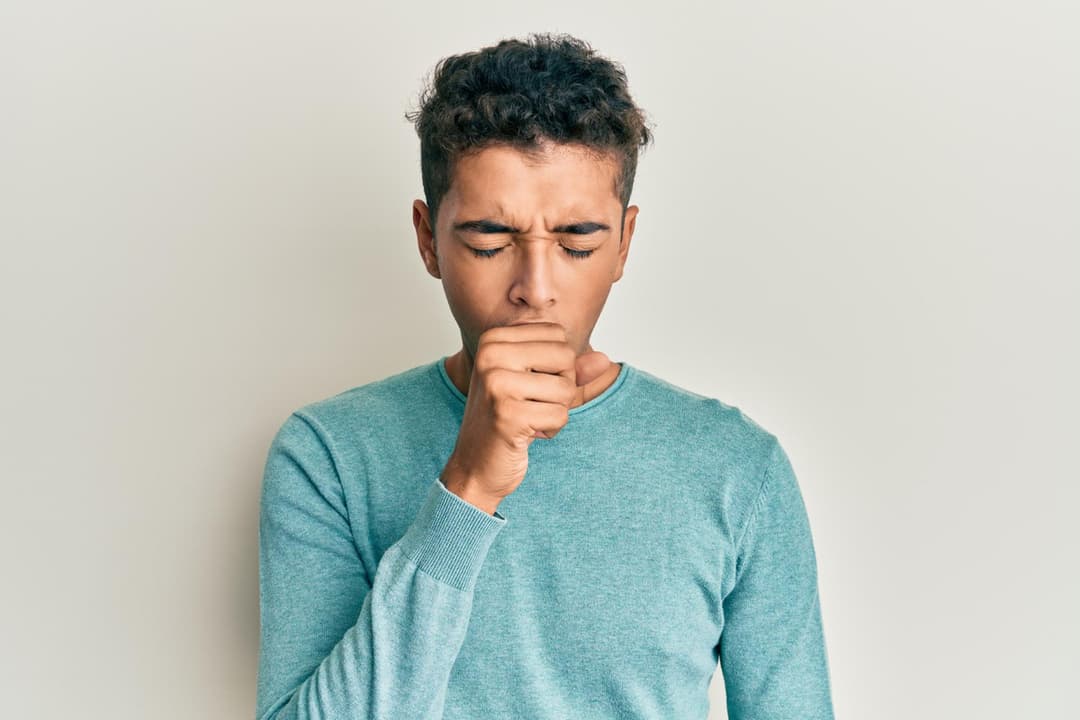 Breathlessness and Persistent Cough: When to Visit a Lungs Specialist Hospital in Delhi