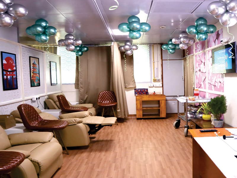 Radial Lounge